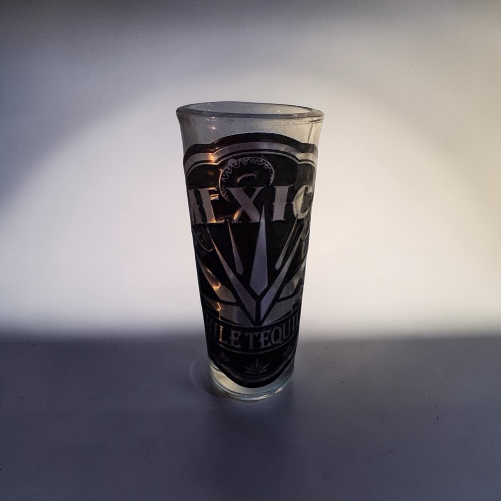 Mexico chile tequila Black and Clear Tall Glass NWOT